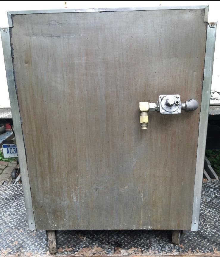 MAGIKITCH'n MAGIC GLOW FLOOR NATURAL GAS CHAR BROILER RM RMB 30C ON WHEELS