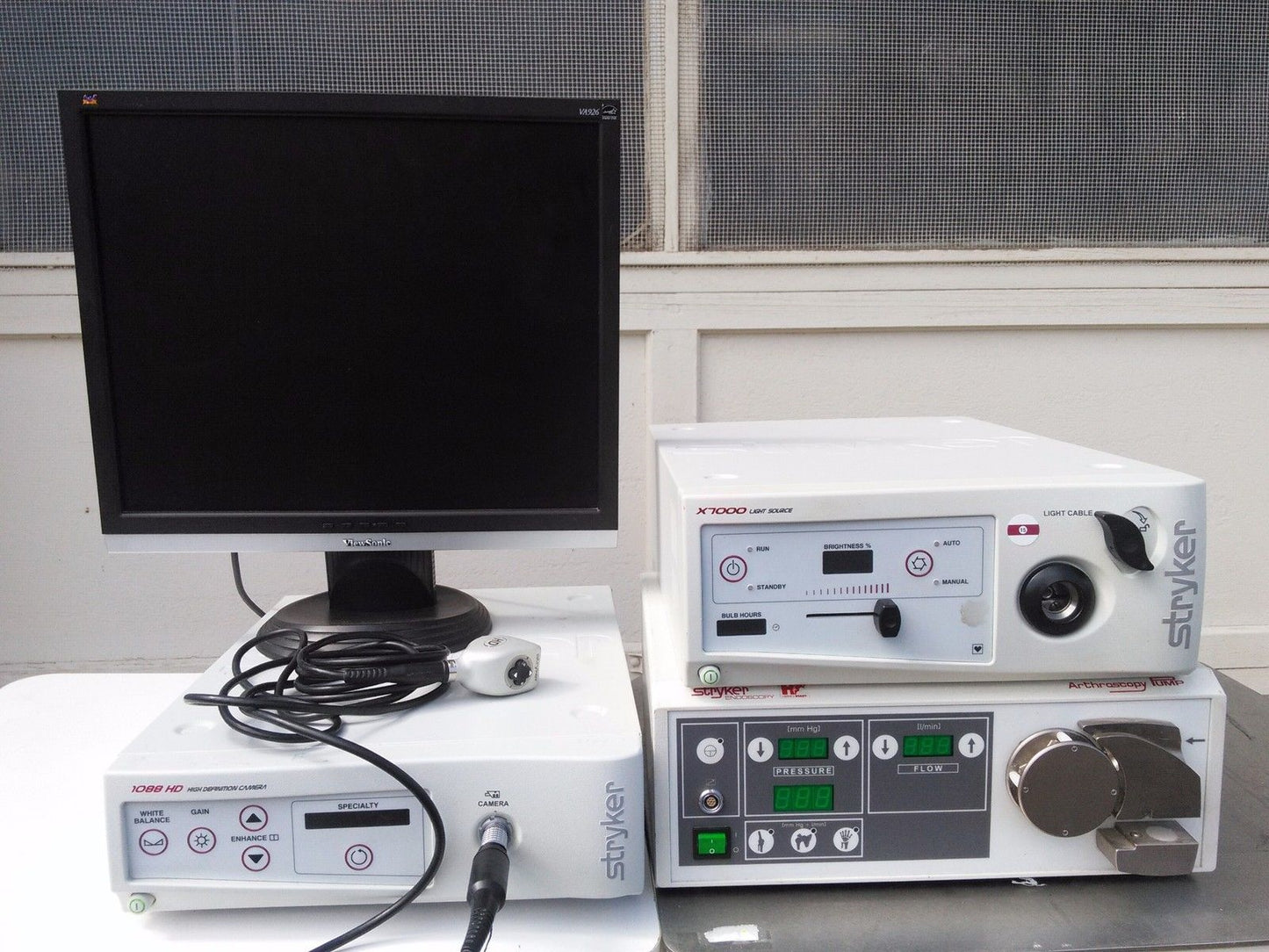 STRYKER 1088 ENDOSCOPY 1088 HD CAMERA X7000 LIGHT SOURCE FLOWCONTROL PUMP SYSTEM