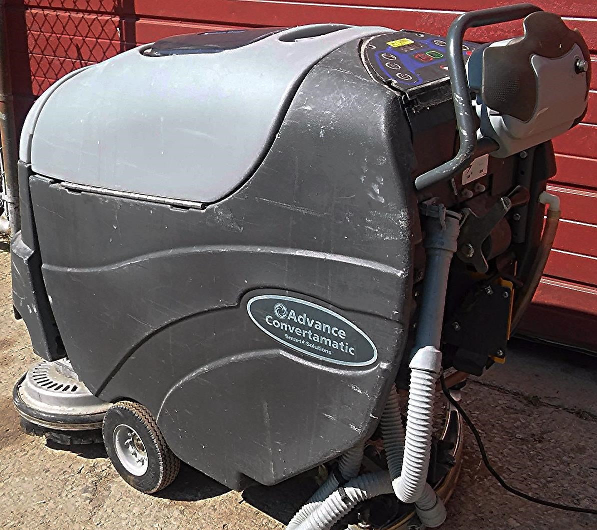 ADVANCE CONVERTAMATIC 26D WALK BEHIND SCRUBBER Auto Charge BATTERY BATTERIES