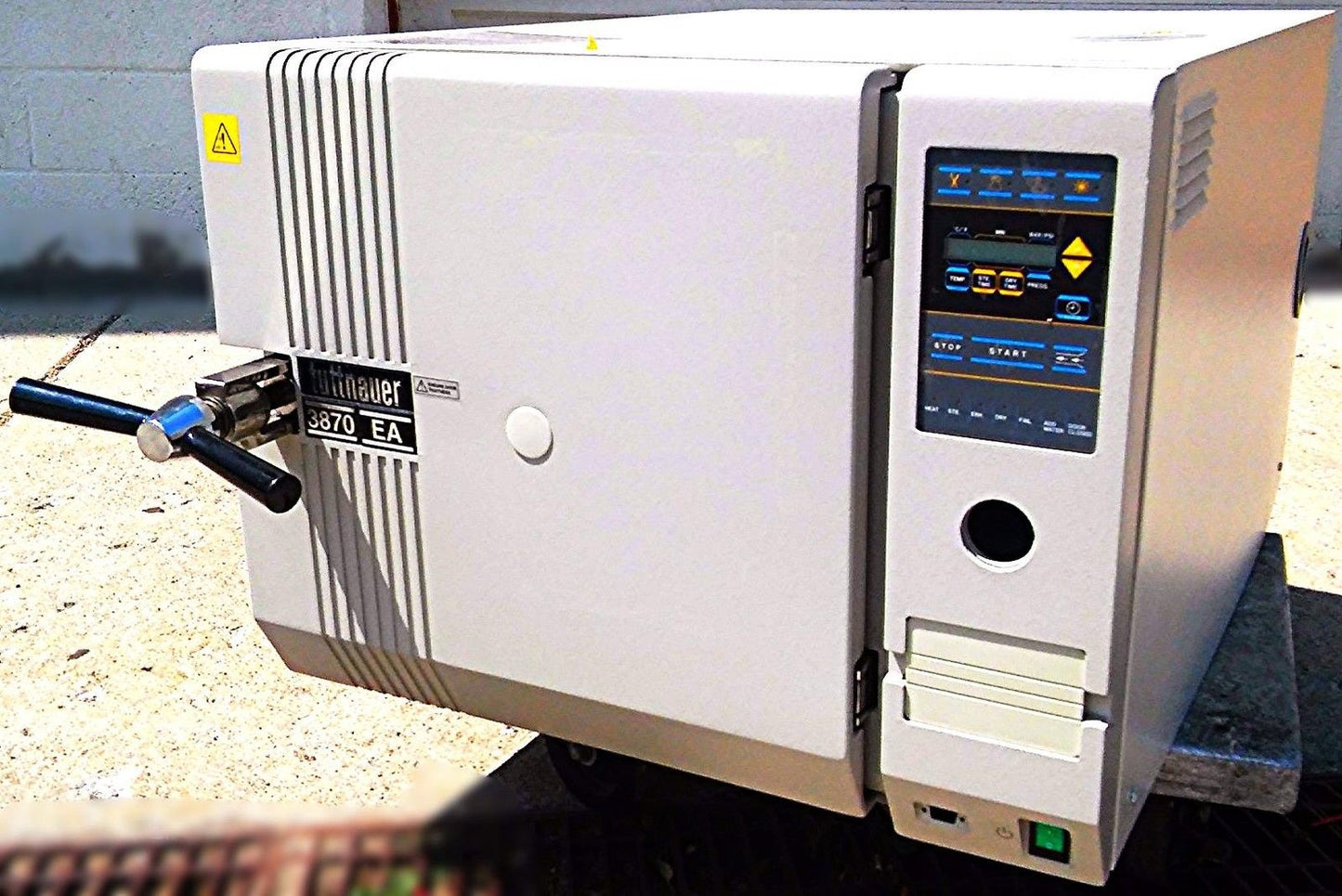 TUTTNAUER 3870 EA AUTOCLAVE TUTTNAER 3870EA LARGE CAPACITY STERILIZER WORKSGREAT