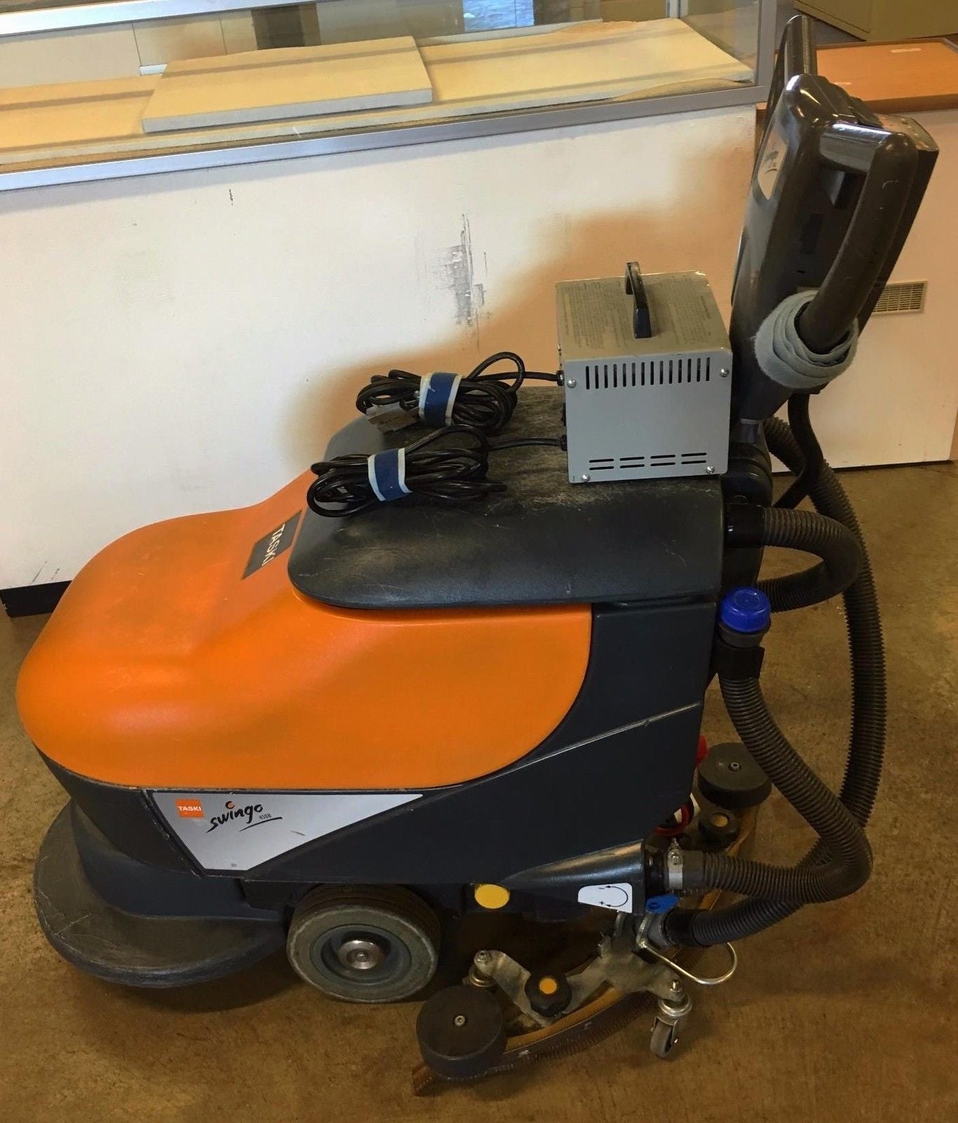 TASKI 450B SWINGO JOHNSON DIVERSEY TYPE CO450.0 UNKNOWN WORKING COND WATCH VIDEO