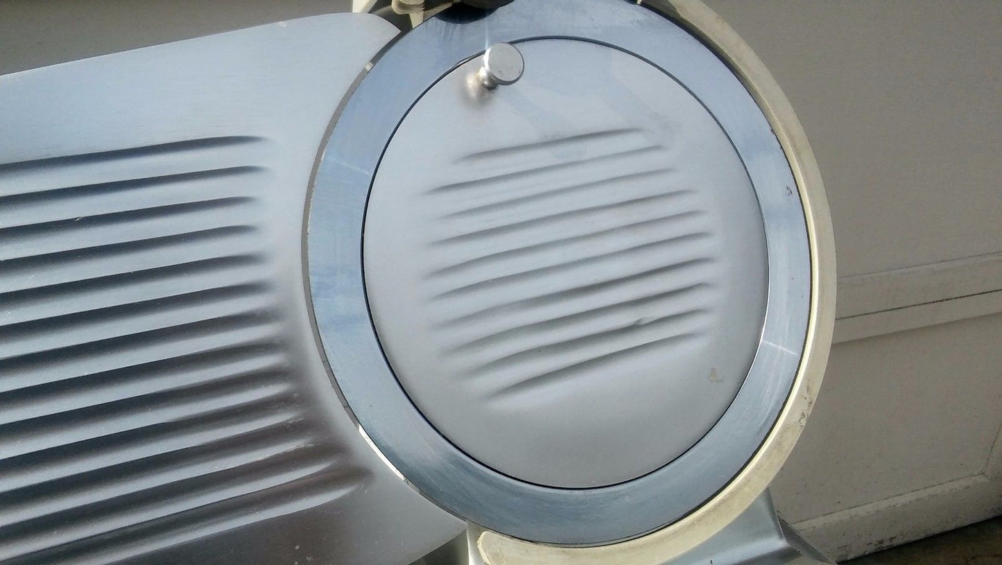 BERKEL 823-E SLICER 9" Manual Gravity Feed Meat Slicer - COMPLETE with Sharpener