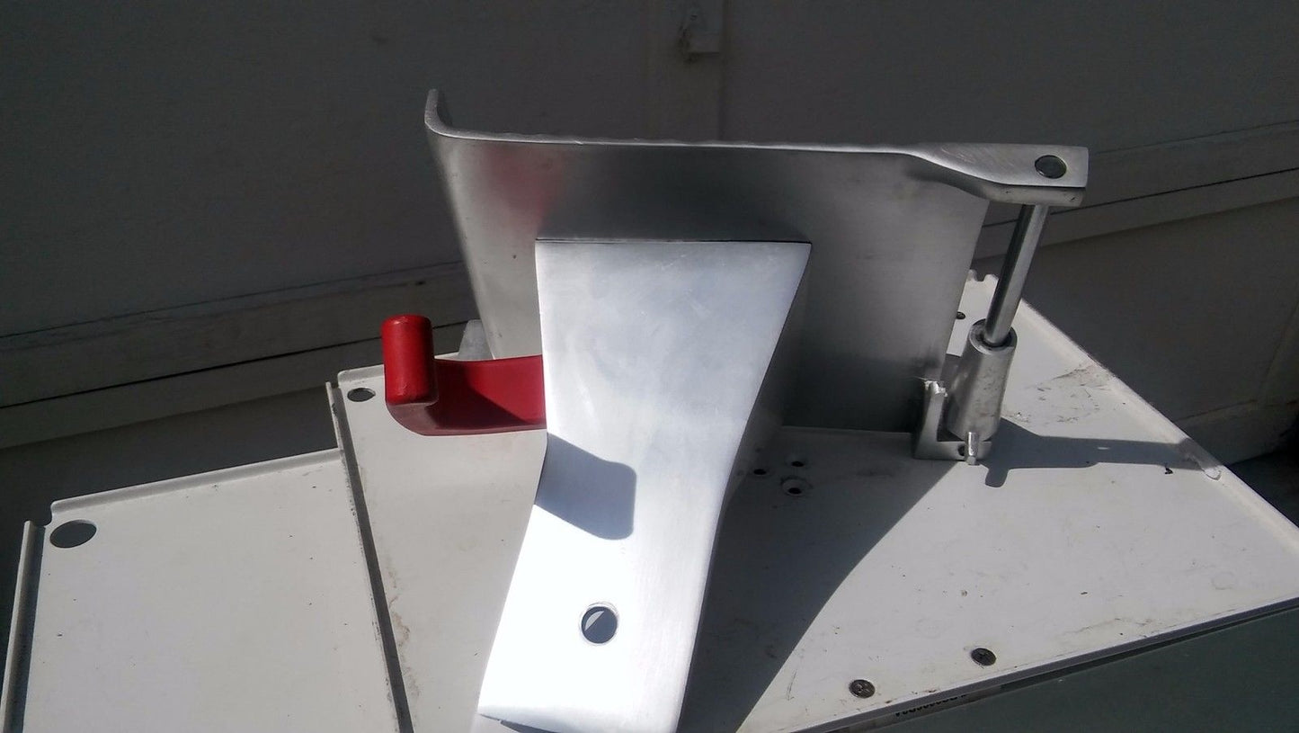 BERKEL 823-E SLICER 9" Manual Gravity Feed Meat Slicer - COMPLETE with Sharpener