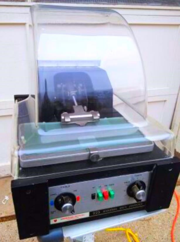 AMERICAN OPTICAL 925 MICROTOME KNIFE SHARPENER + 2 Knives WATCH VIDEO FREE SHIP