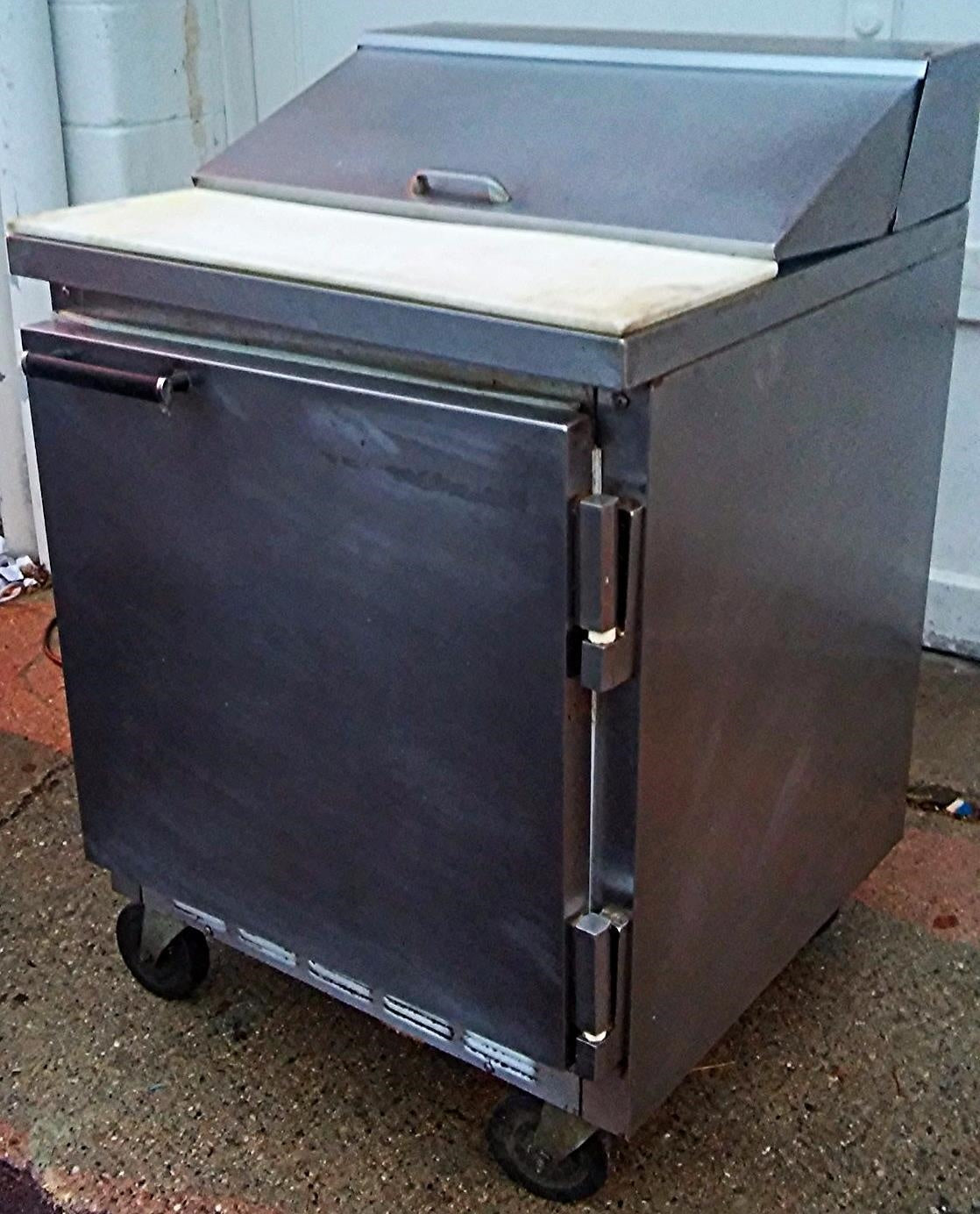 BEVERAGE AIR SUR27S 27" Refrigerated Salad / Sandwich Prep Table GREAT FREE SHIP