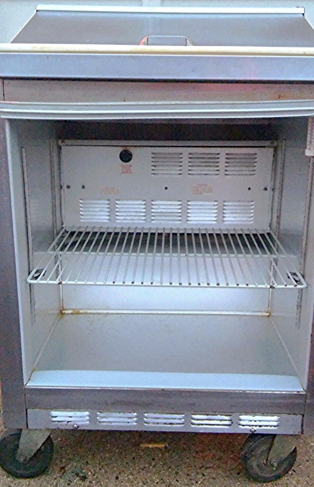 BEVERAGE AIR SUR27S 27" Refrigerated Salad / Sandwich Prep Table GREAT FREE SHIP