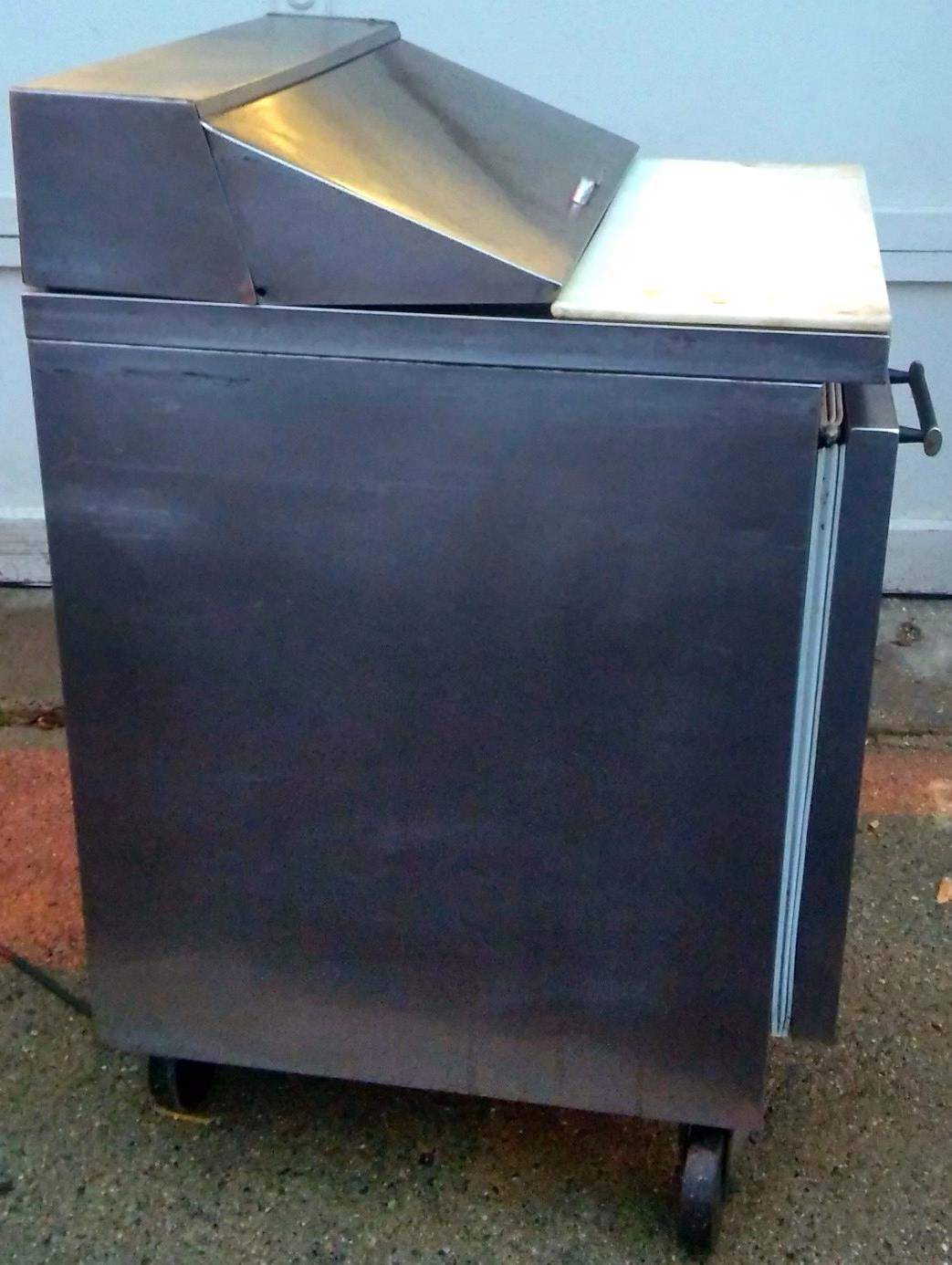 BEVERAGE AIR SUR27S 27" Refrigerated Salad / Sandwich Prep Table GREAT FREE SHIP