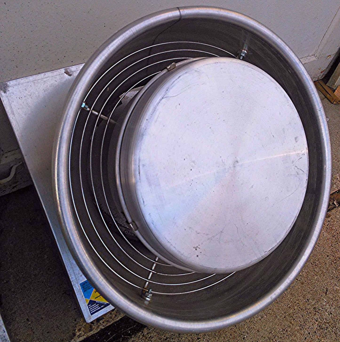 FANTECH 8" DIRECT DRIVE CENTRIFUGAL ROOF WALL UPBLAST VENTILATOR MODEL 5DDU085AY