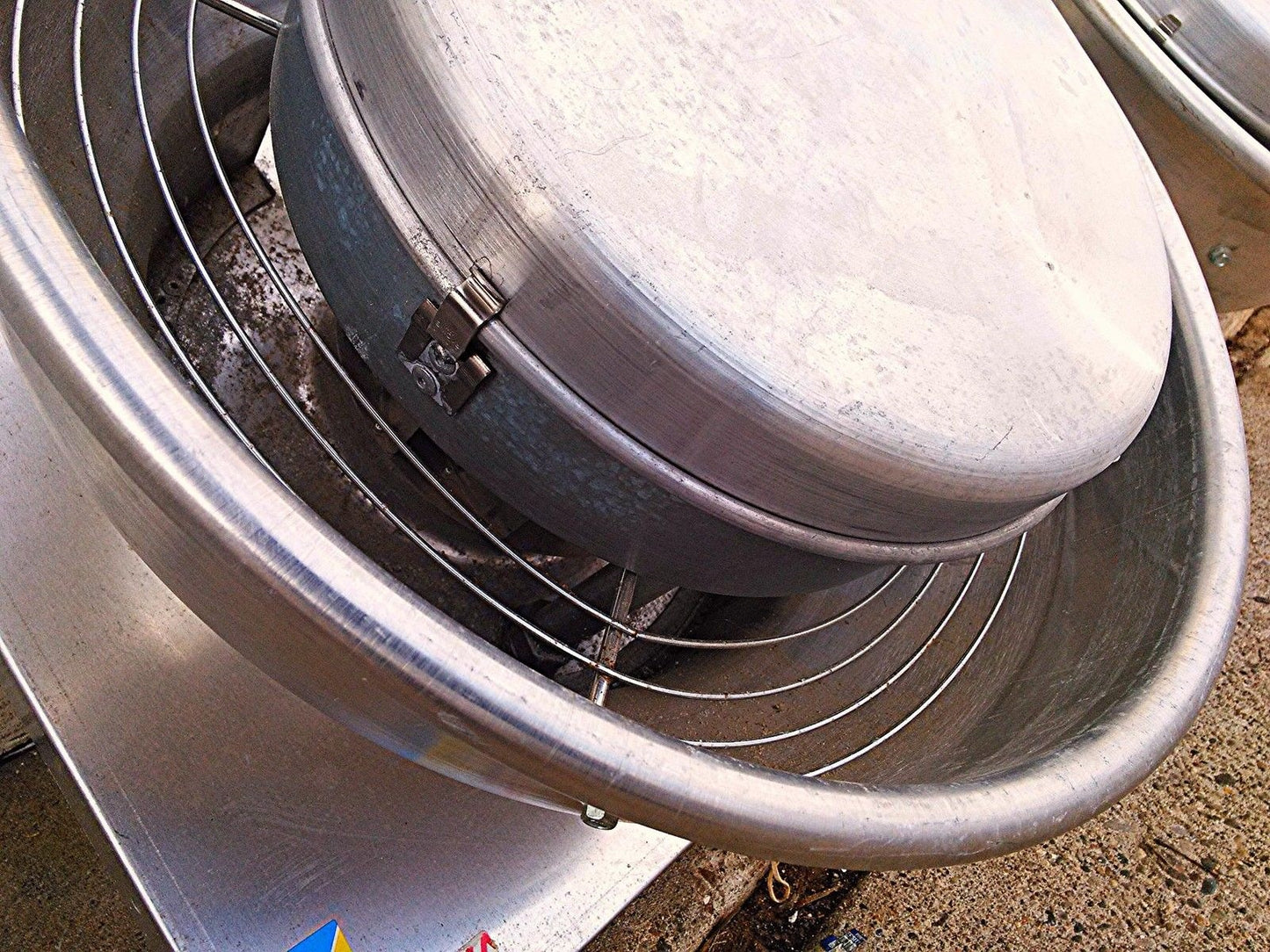 FANTECH 8" DIRECT DRIVE CENTRIFUGAL ROOF WALL UPBLAST VENTILATOR MODEL 5DDU085AY