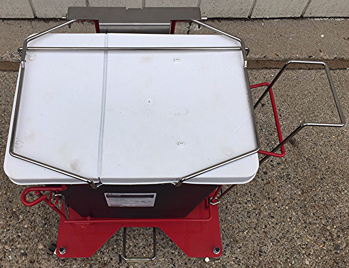 LARGE COVIDIEN KENDALL METAL PHARMACEUTICAL MEDICAL WASTE CONTAINER FREESHIP