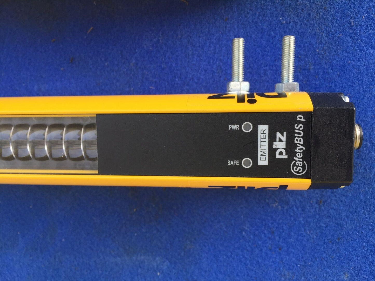 PILZ PSEN op SB-4F-14-030 Light Curtain s PSENopt SafetyBUS EN/IEC 61496-1/-2: 4