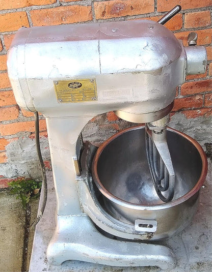 HOBART A200 20QUART DOUGH MIXER w BEATER & TWO BOWLS MANUAL WATCH VIDEO FREESHIP