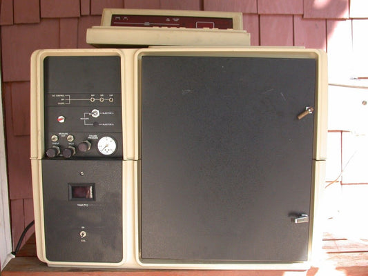 FINNIGAN 9610 OVEN GAS CHROMATOGRAPH POWERS UP THE MOTOR WORKS BUT SOLD AS IS