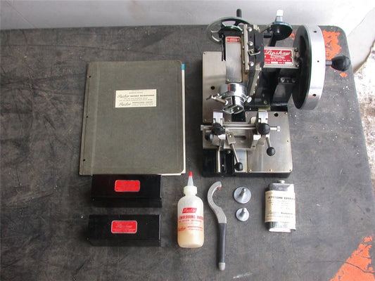 LIPSHAW MICROTOME MODEL 50-AB & KNIFE EXTRAS BOX MICROSCOPIC SLICER w/ MANUAL