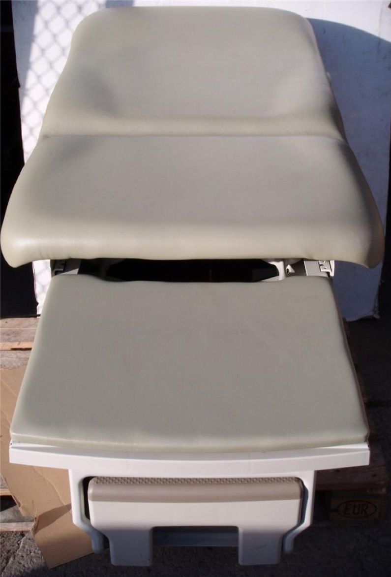 RITTER 204 PATIENT EXAM TABLE TATOO GYNECOLOGY EXAM TABLE