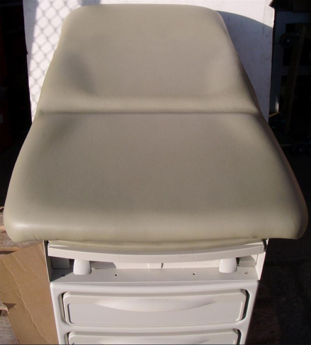 RITTER 204 PATIENT EXAM TABLE TATOO GYNECOLOGY EXAM TABLE