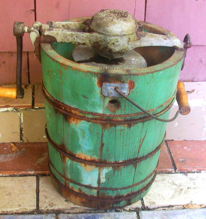 ANTIQUE 1923 WHITE MOUNTAIN FREEZER 3QT WOOD ICE MAKER AMERICANA MEDIUM VINTAGE