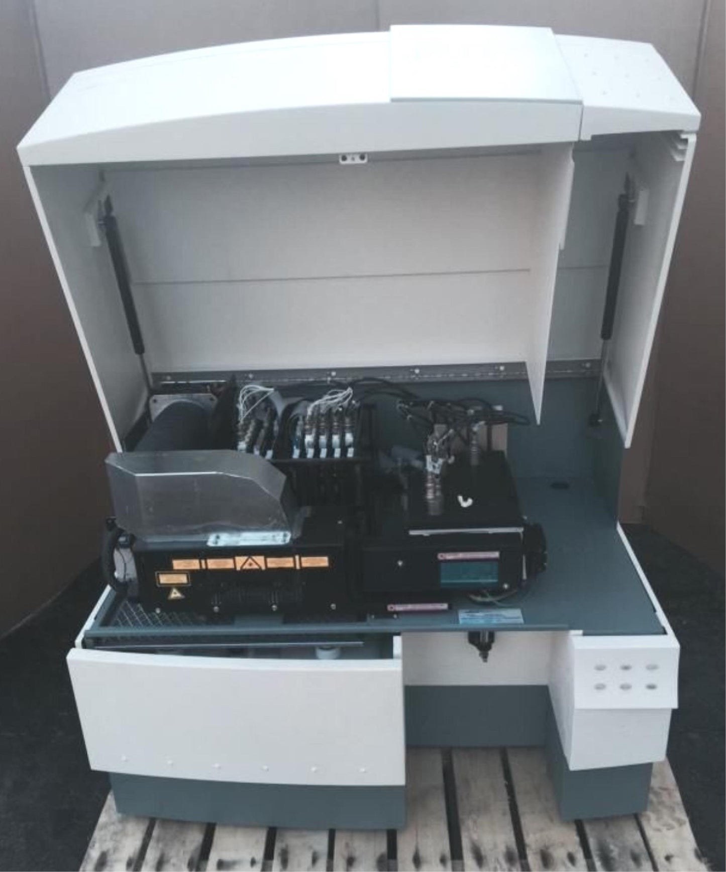 BECTON DICKINSON FACSCALIBUR FLUORESCENCE ACTIVATED CELL SORTER 4 FLOW CYTOMETER