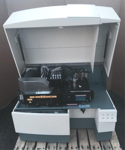 BECTON DICKINSON FACSCALIBUR FLUORESCENCE ACTIVATED CELL SORTER 4 FLOW CYTOMETER