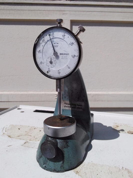 MITUTOYO DIAL GAUGE & STAND 2416 & 7056 GREAT OPERATIONAL CONDITION