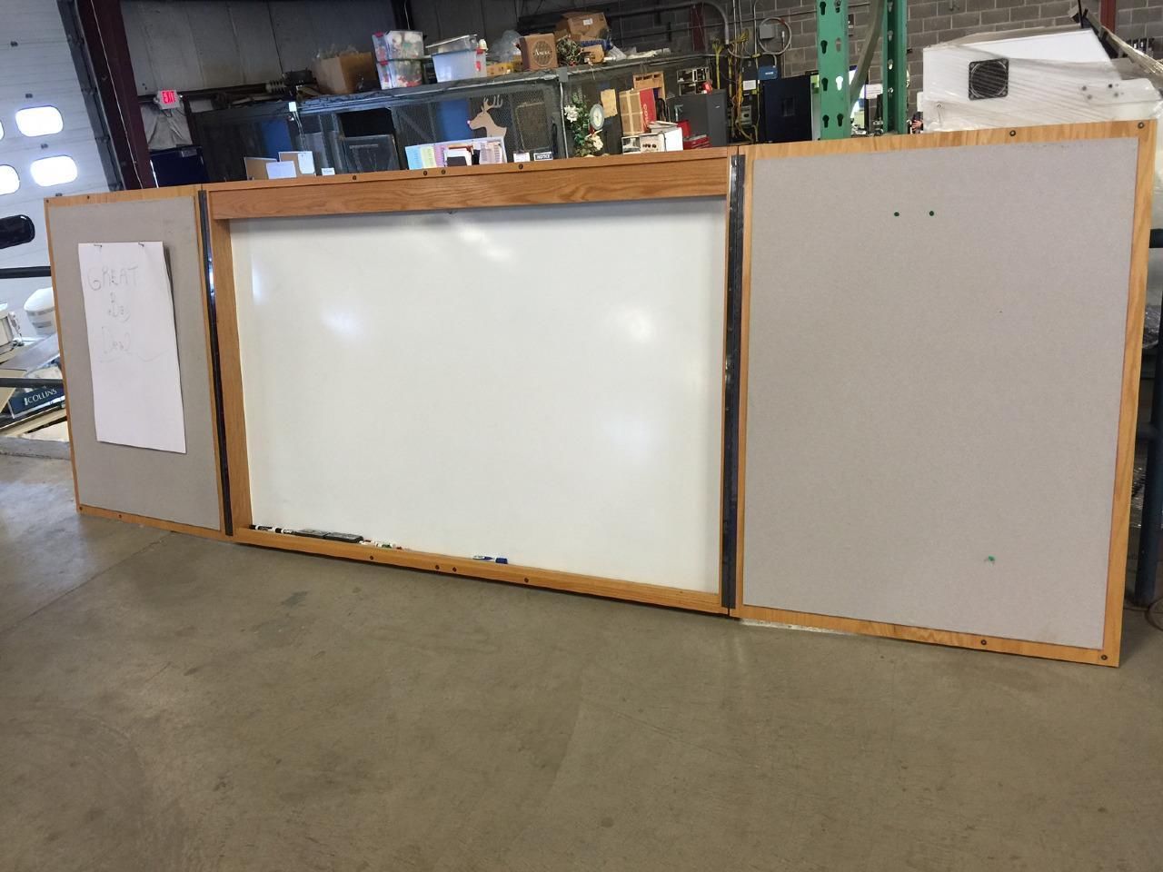 OAK FINISH EXECUTIVE CONFERENCE ROOM DRY MAGNETIC ERASE BOARD PROJECTION SCREEN