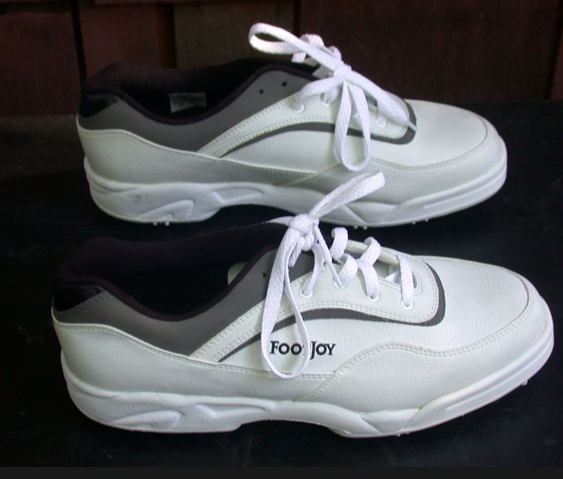NEW IN THE BOX LADIES FOOTJOY GOLF SHOES GREENJOYS WHITE 9 1/2