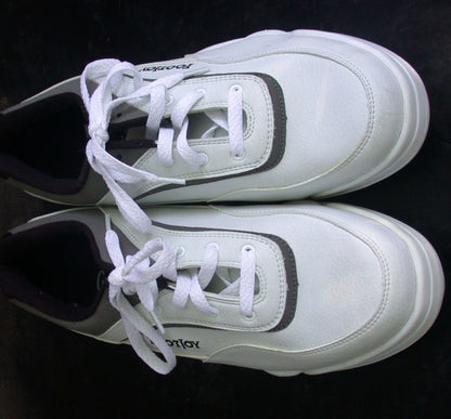 NEW IN THE BOX LADIES FOOTJOY GOLF SHOES GREENJOYS WHITE 9 1/2