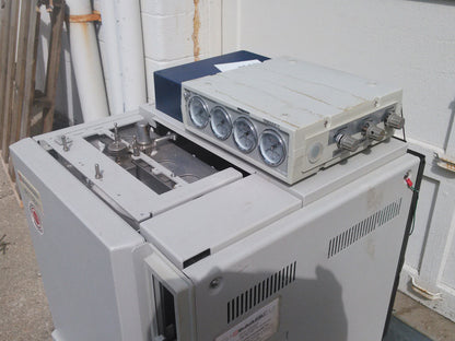 SHIMADZU GC-14A GAS CHROMATOGRAPH with 1 REGULATOR