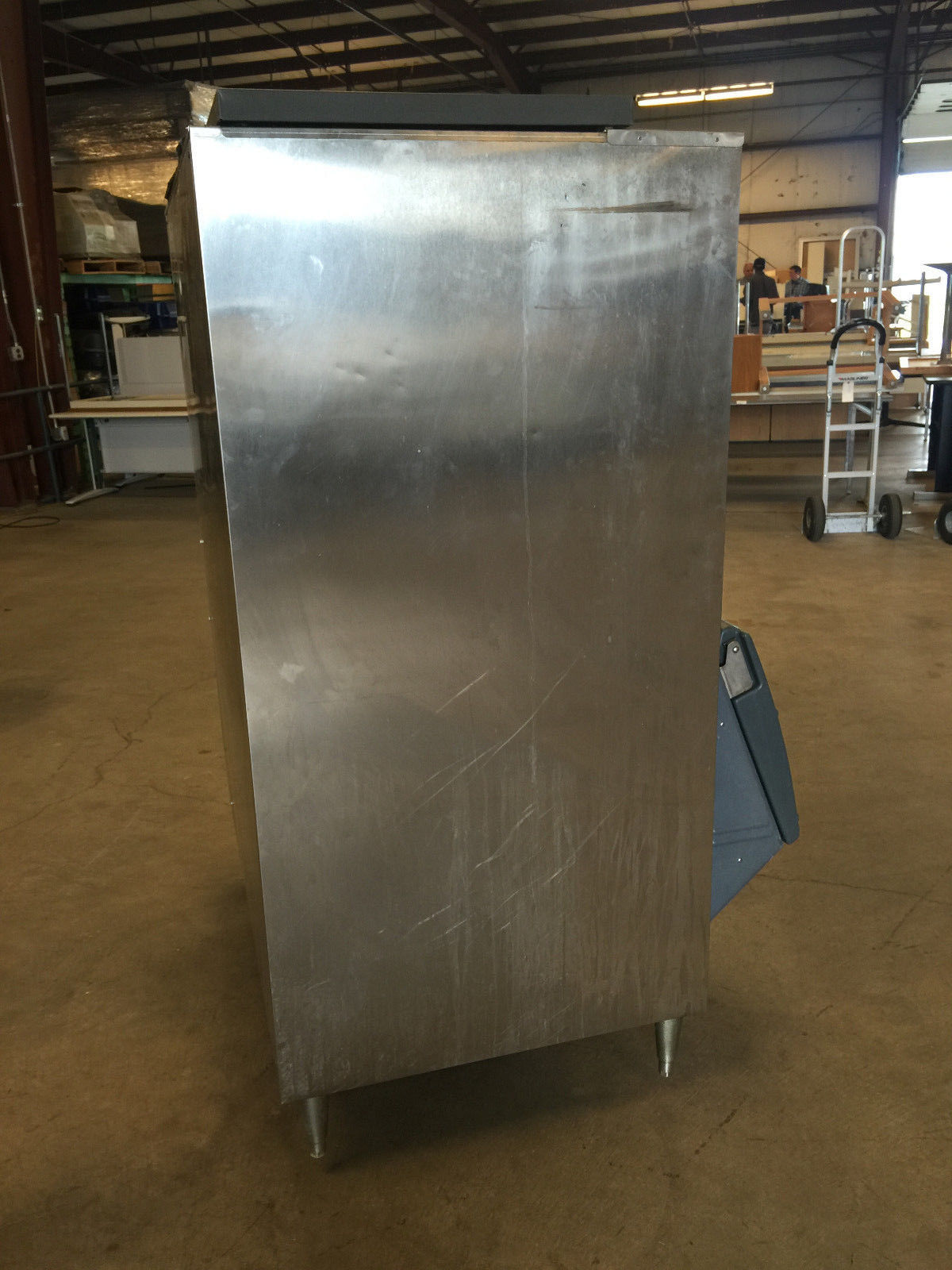 MANITOWOC LARGE 48" ICE STORAGE BIN MODEL F1300 1320 lb Capacity