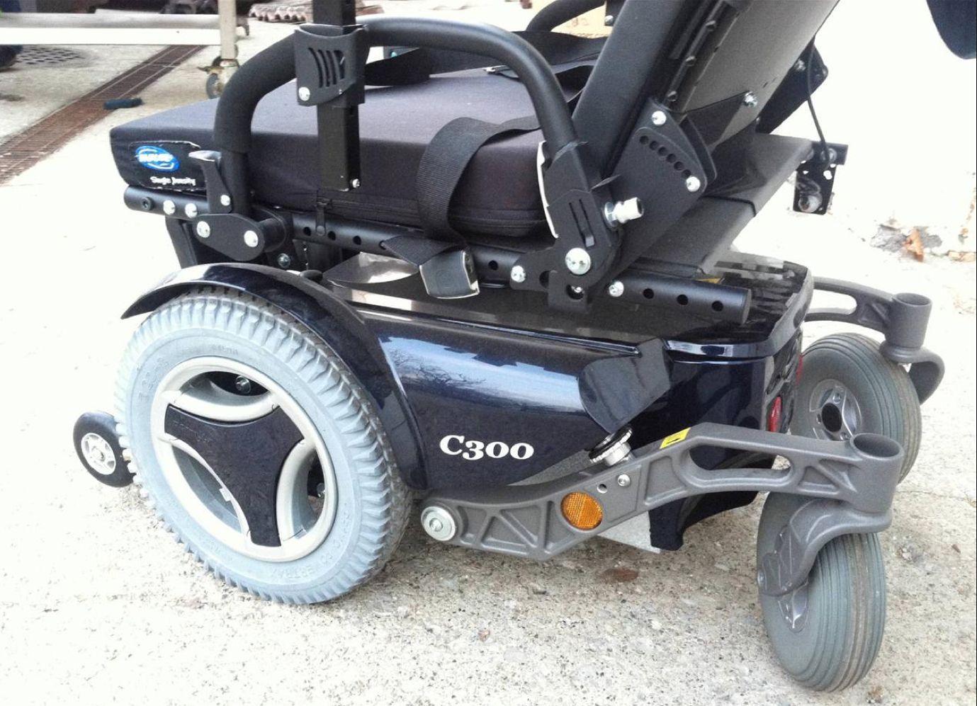 PERMOBIL C300 450lb CAPACITY MOBILITY POWER WHEELCHAIR LETUSKNOW FOR WHICH PARTS