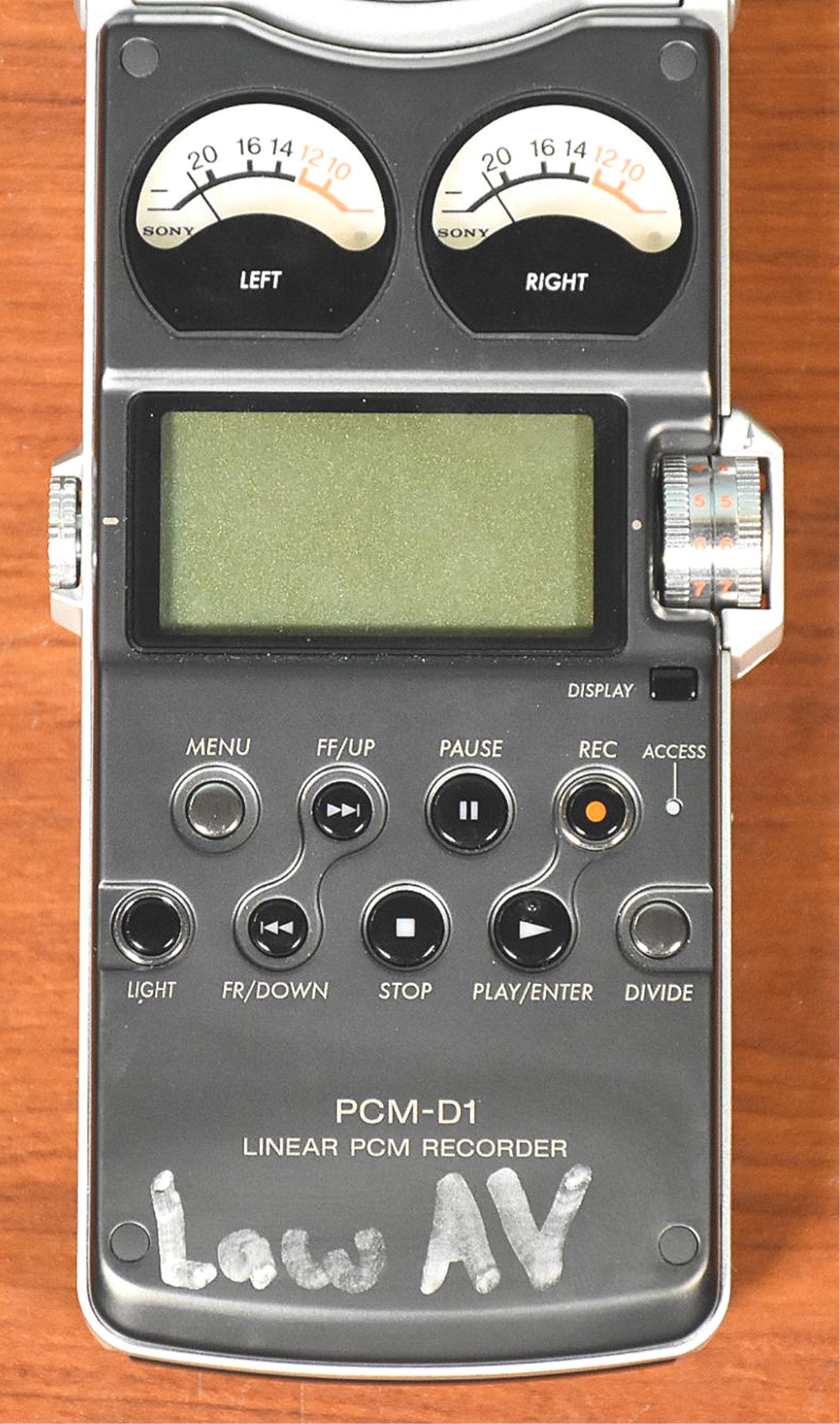 SONY PCM-D1 2-CHANNEL PORTABLE 4GB FLASH MEMORY STEREO AUDIO RECORDER FREE SHIP
