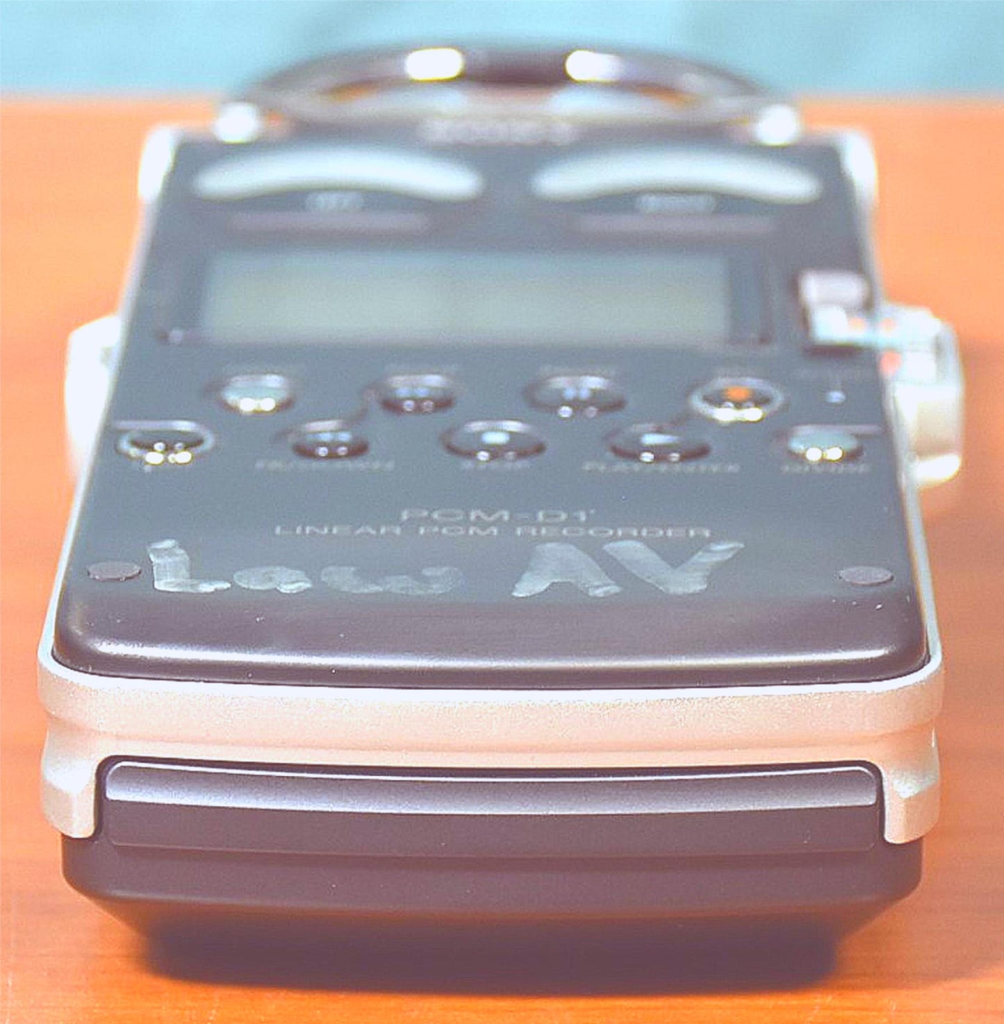 SONY PCM-D1 2-CHANNEL PORTABLE 4GB FLASH MEMORY STEREO AUDIO RECORDER FREE SHIP