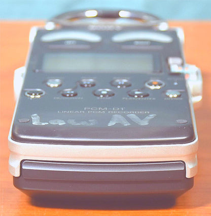 SONY PCM-D1 2-CHANNEL PORTABLE 4GB FLASH MEMORY STEREO AUDIO RECORDER FREE SHIP