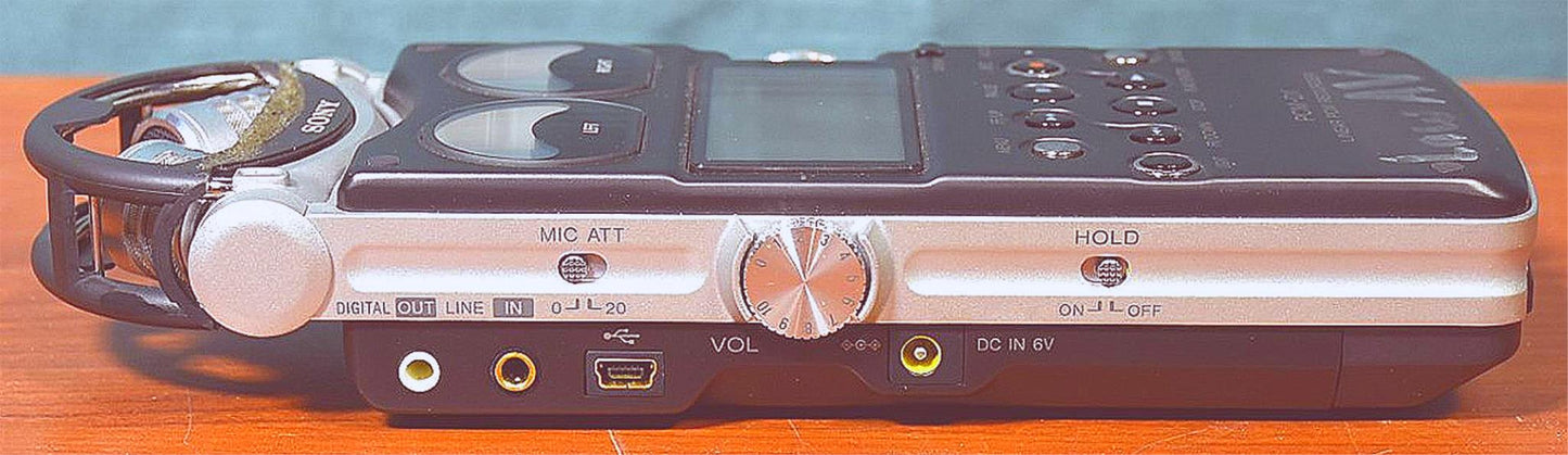 SONY PCM-D1 2-CHANNEL PORTABLE 4GB FLASH MEMORY STEREO AUDIO RECORDER FREE SHIP