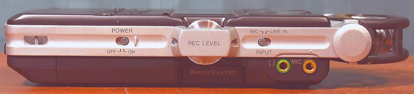 SONY PCM-D1 2-CHANNEL PORTABLE 4GB FLASH MEMORY STEREO AUDIO RECORDER FREE SHIP