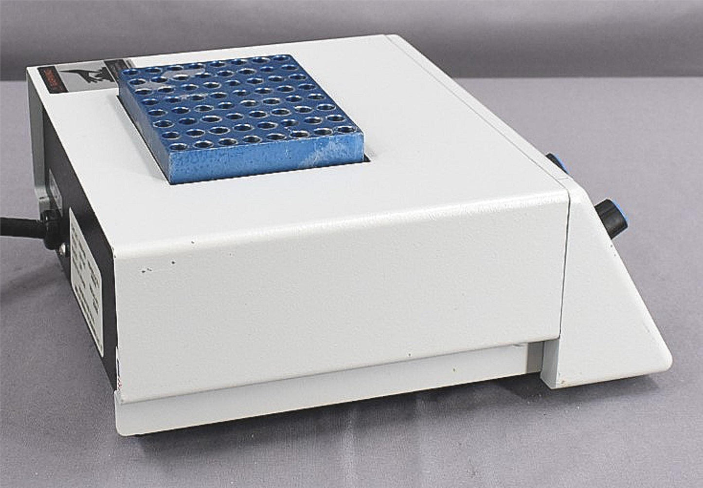 VWR ANALOG DRY BLOCK HEAT BLOCK SHAKER INCUBATOR 75°C to 150°C FREE SHIPPING