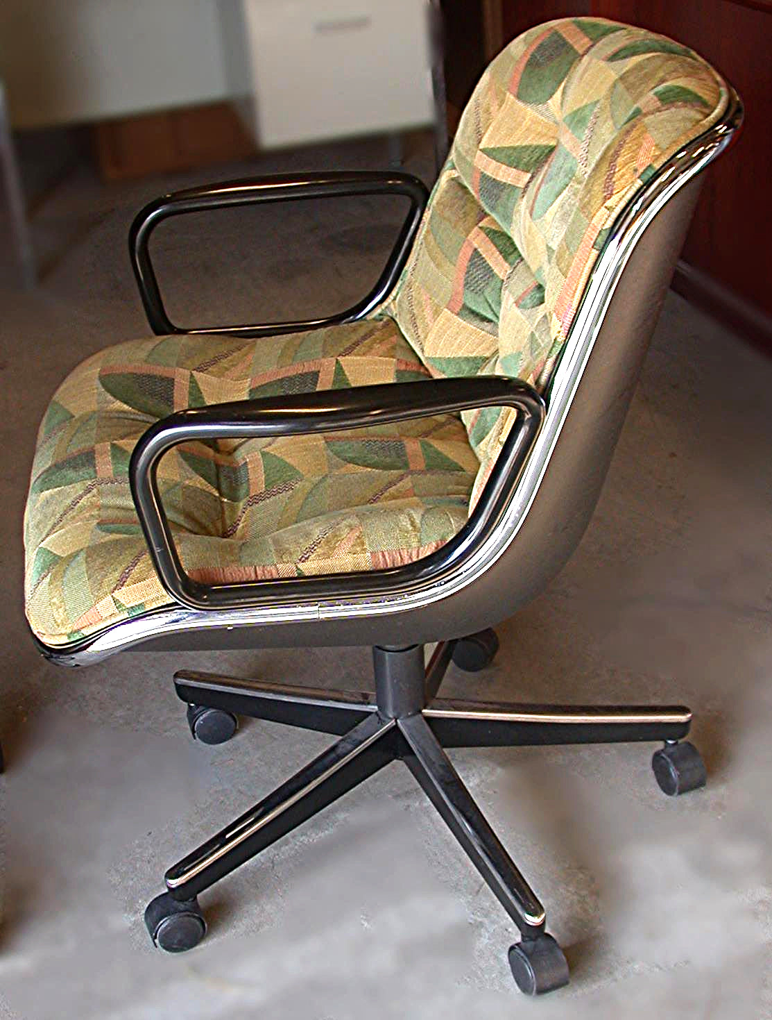 Pair CHARLES POLLACK EXECUTIVE KNOLL CHAIR HYDRAULIC LIFT Beautiful Fabric Desig