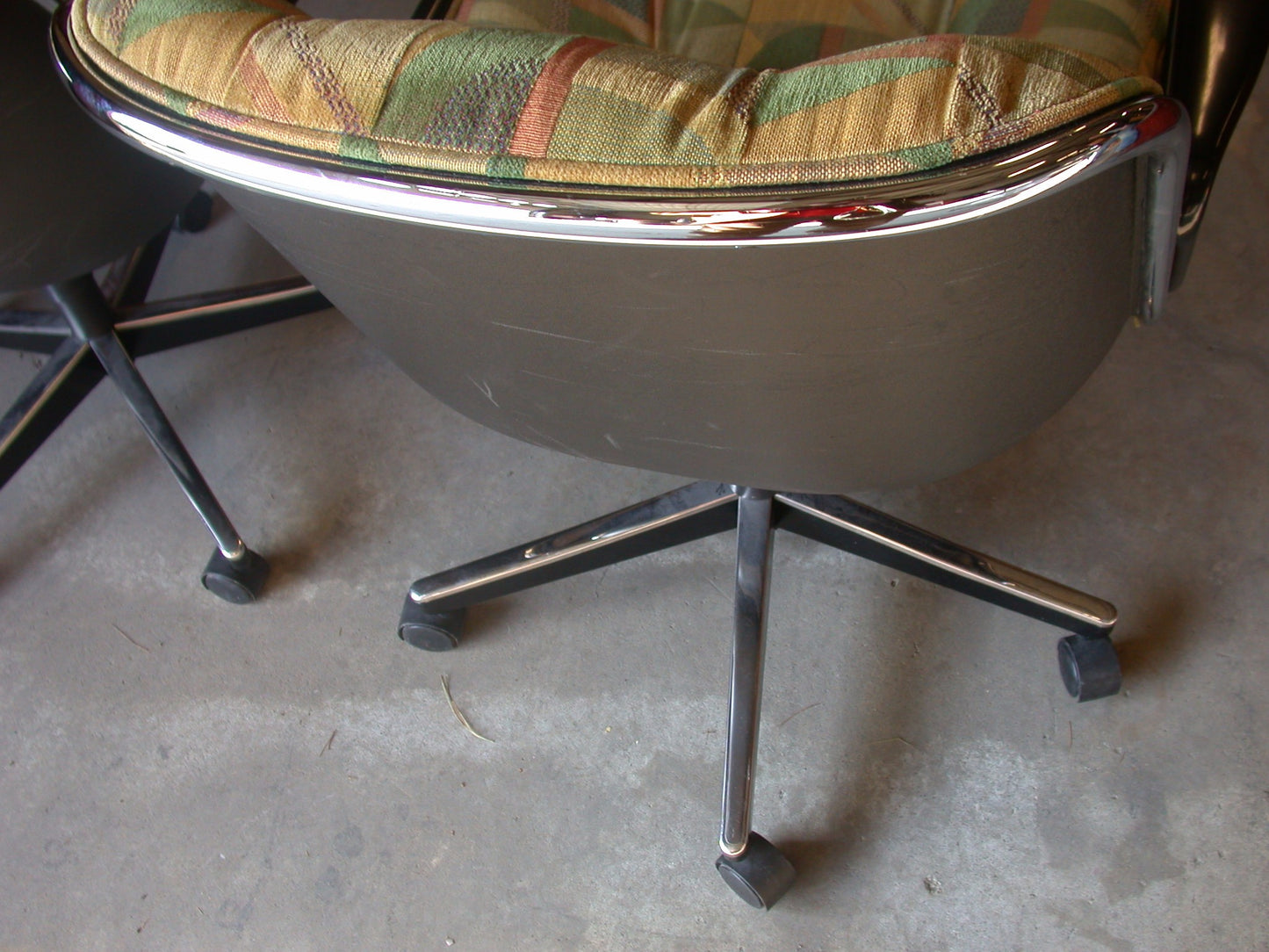 Pair CHARLES POLLACK EXECUTIV KNOLL SWIVEL CHAIR HYDRAULIC LIFT Beautiful Fabric