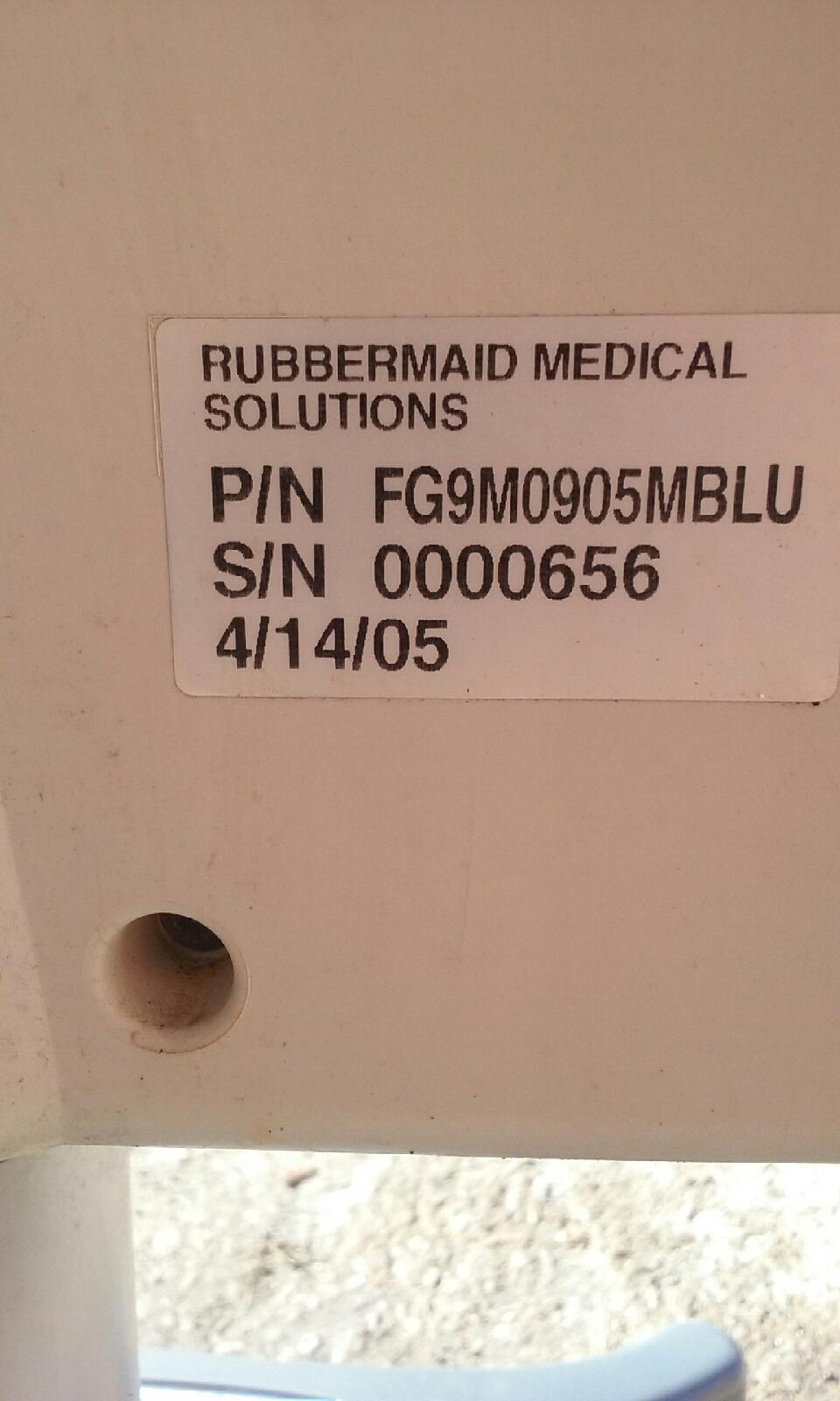 RUBBERMAID MEDICAL SOLUTIONS CART MODEL FG9M0905MBLU CART