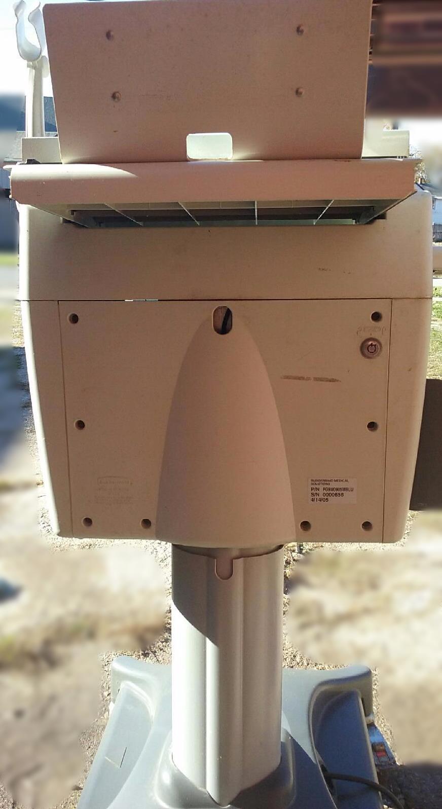 RUBBERMAID MEDICAL SOLUTIONS CART MODEL FG9M0905MBLU CART