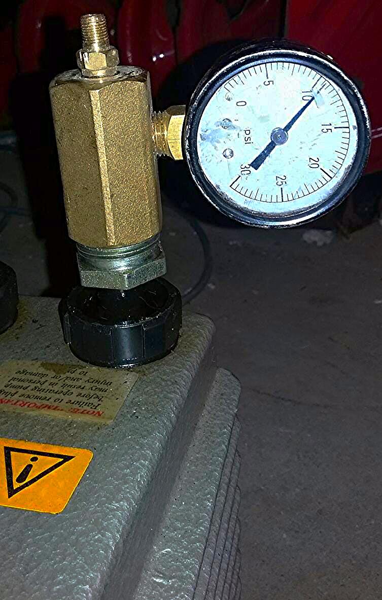 EDWARDS 8 E2M8 1/2 HP DUAL STAGE MECHANICAL ROTARY VANE VACUUM PUMP HYDROCARBON