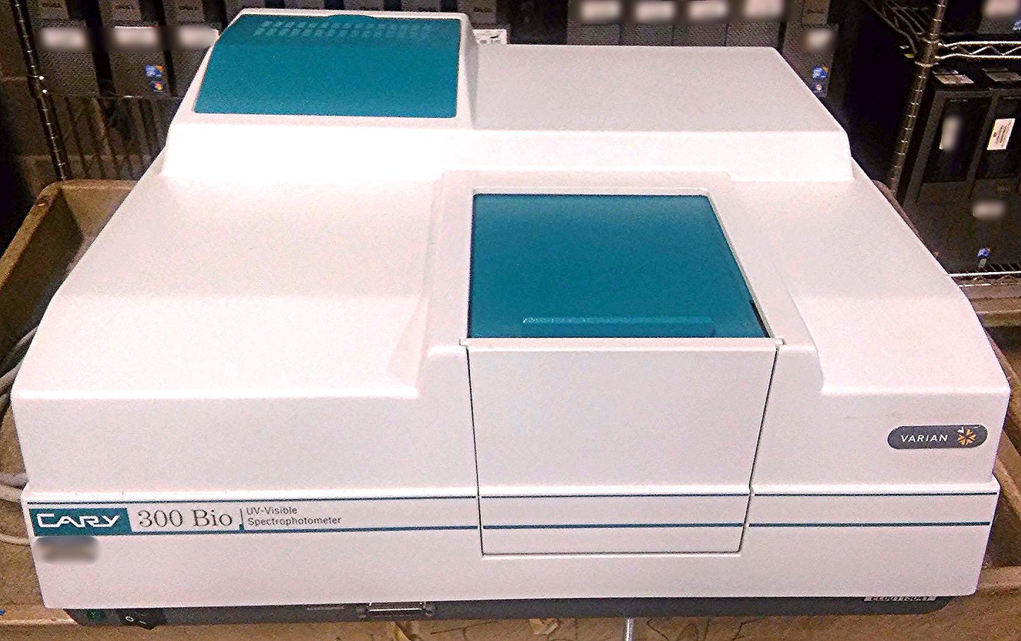 VARIAN CARY 300 BIO UV-VISIBLE SPECTROPHOTOMETER SEEMS TO BE WORKING FINE