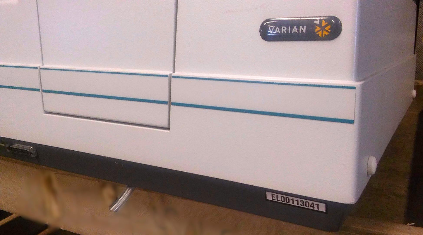 VARIAN CARY 300 BIO UV-VISIBLE SPECTROPHOTOMETER SEEMS TO BE WORKING FINE