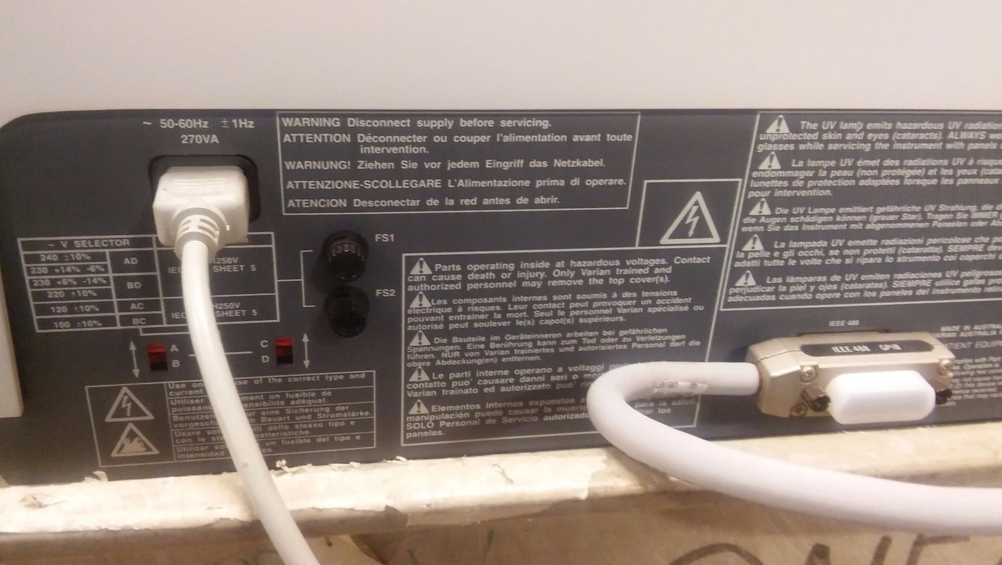 VARIAN CARY 300 BIO UV-VISIBLE SPECTROPHOTOMETER SEEMS TO BE WORKING FINE