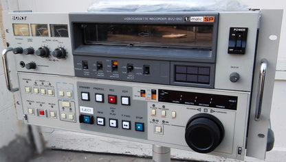 SONY U-MATIC VIDEO RECORDER EDITOR BVU-950 with MANUAL POWERS UP FINE 3/4 VTR