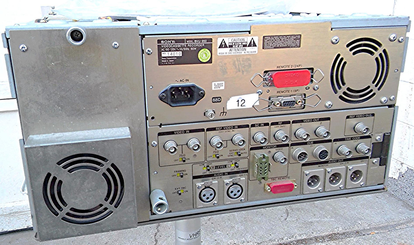 SONY U-MATIC VIDEO RECORDER EDITOR BVU-950 with MANUAL POWERS UP FINE 3/4 VTR