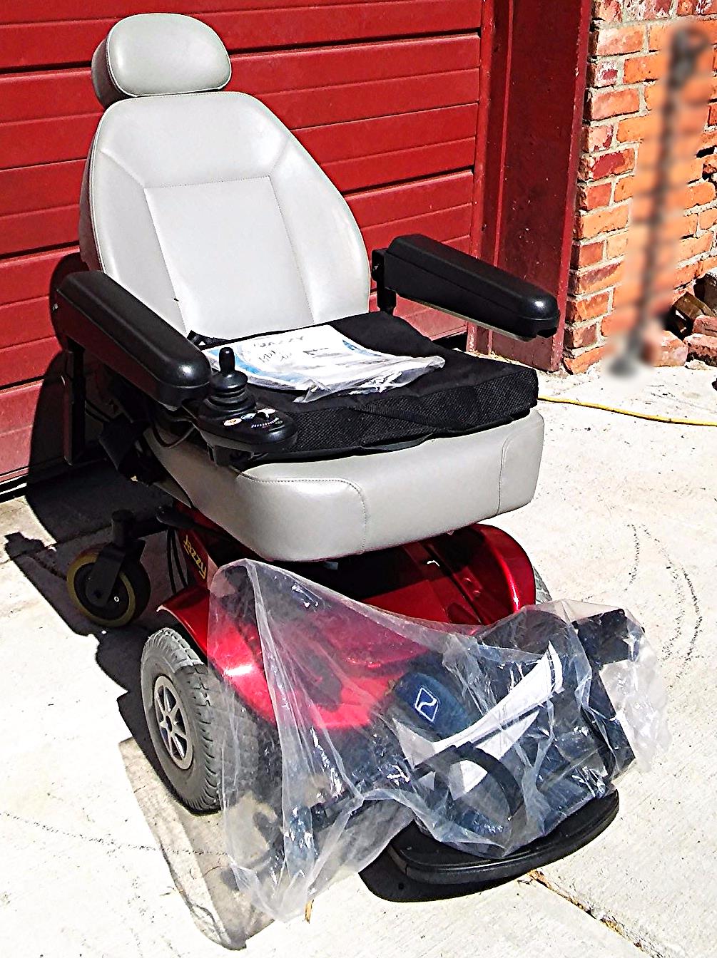 JAZZY SELECT PRIDE WHEELCHAIR with BRAND NEW BATTERIES MANUAL NO RIPS NOR TEARS