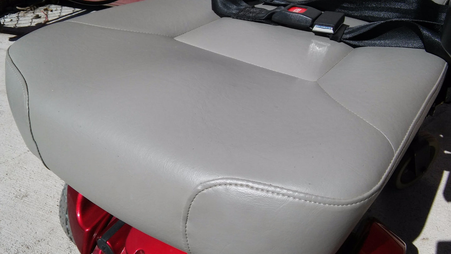 JAZZY SELECT PRIDE WHEELCHAIR with BRAND NEW BATTERIES MANUAL NO RIPS NOR TEARS