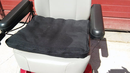 JAZZY SELECT PRIDE WHEELCHAIR with BRAND NEW BATTERIES MANUAL NO RIPS NOR TEARS