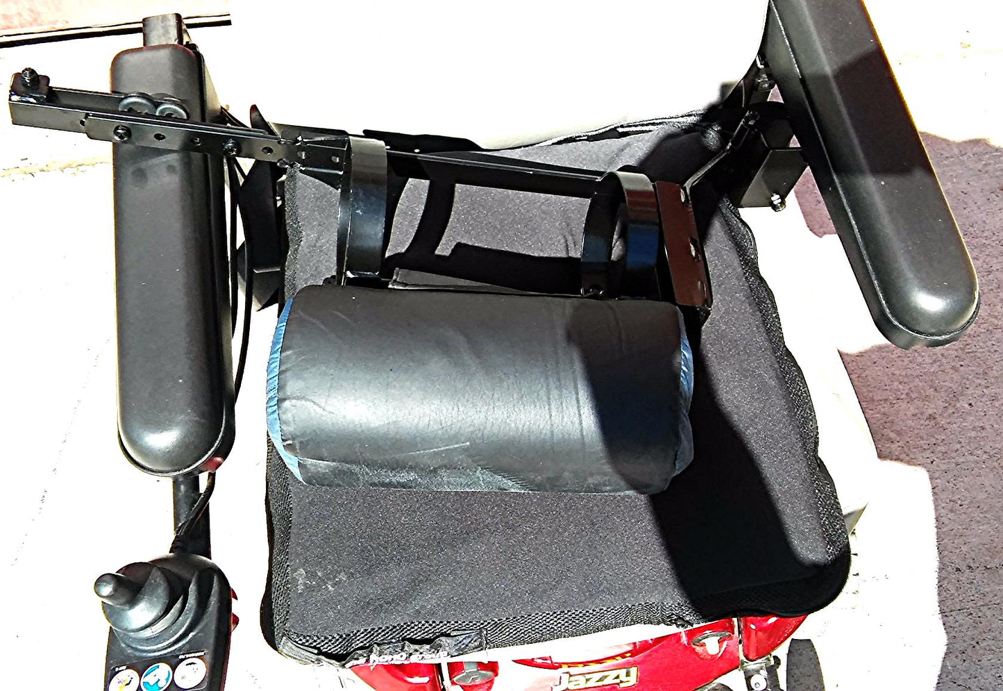 JAZZY SELECT PRIDE WHEELCHAIR with BRAND NEW BATTERIES MANUAL NO RIPS NOR TEARS